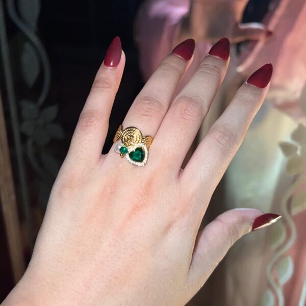 Vintage Ancient Green Emerald stone Ring