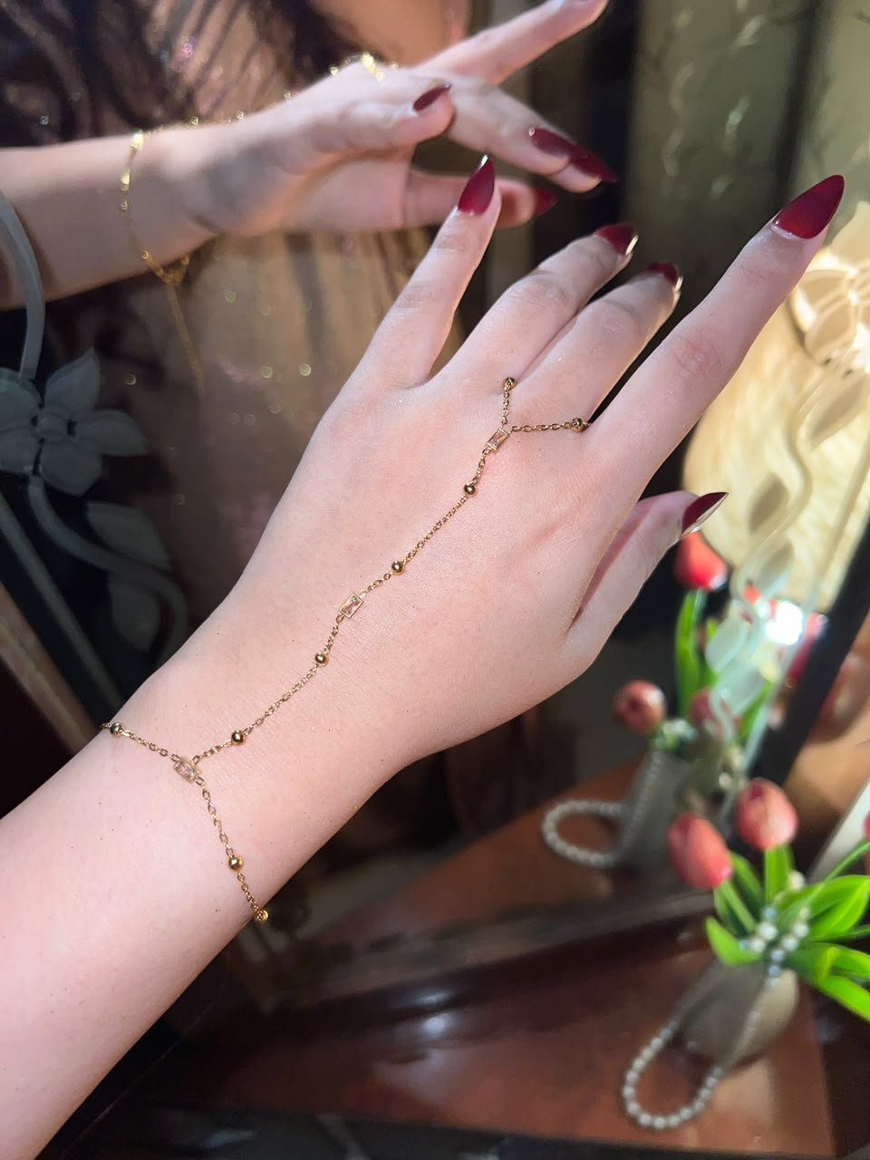 18KT GOLD PLATED MINIMAL HANDCHAIN PINK TINY CRYSTALS - Image 2