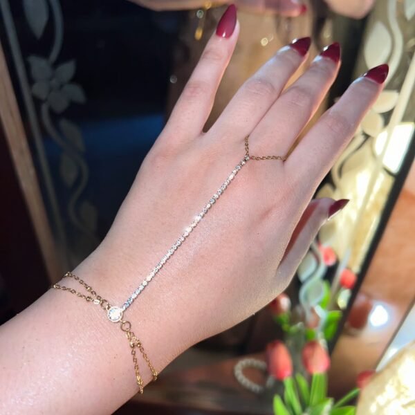 MINIMAL DECENT LAYER HANDCHAIN 18KT GOLD PLATED