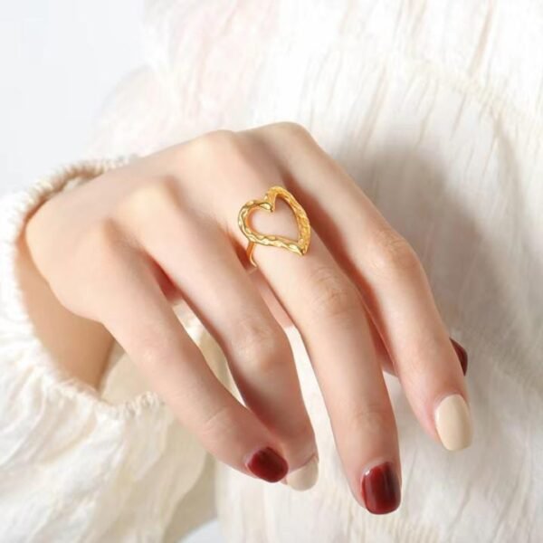 ANTI TERNISH LOVE HEART RING