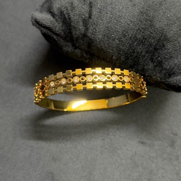 Luxury premium anti ternish 18kt Gold plated Baby size Bracelet