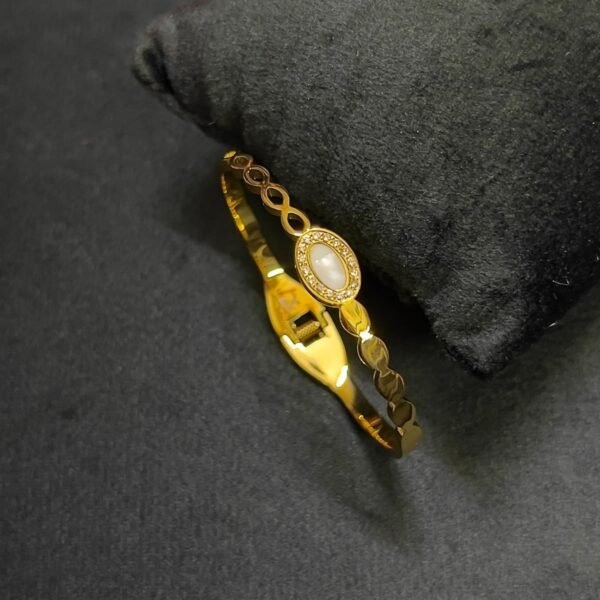 Luxury premium anti ternish 18kt Gold plated Baby size Bracelet