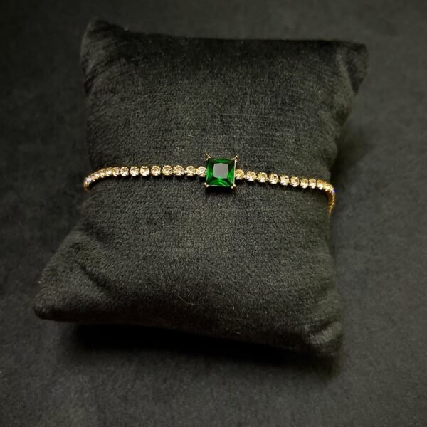18kt Gold plated green stone Crystal bracelet (anti ternish)