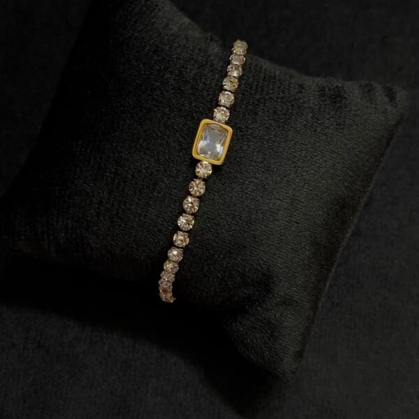 18kt Gold plated Crystal bracelet (anti ternish)